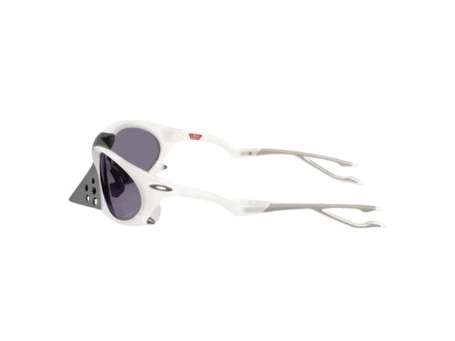 Oakley Oakley Plantaris Seek Collection Prizm Grey Lenses Matte Vapor Frame - view 3