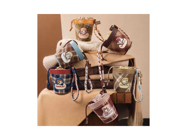 Pop Mart (เช็คการ์ด) Pop Mart Bunny-soft Fuzz Molly Winter Fit Check Series-Mini Bag Blind Box - view 3
