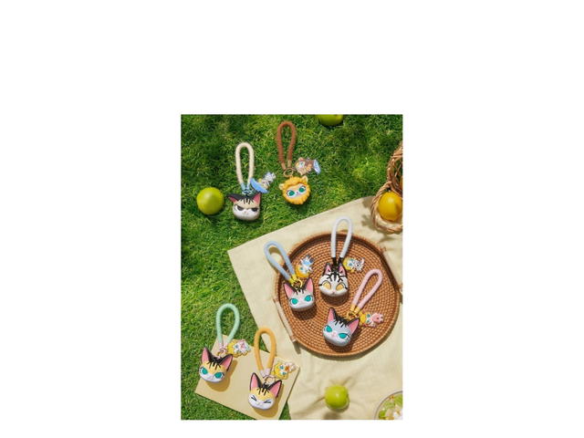 Pop Mart (เช็คการ์ด) Pop Mart Furry Brush Baby Molly & Baby Tabby Series-Pinch Pendant Blind Box Multicolor - view 3