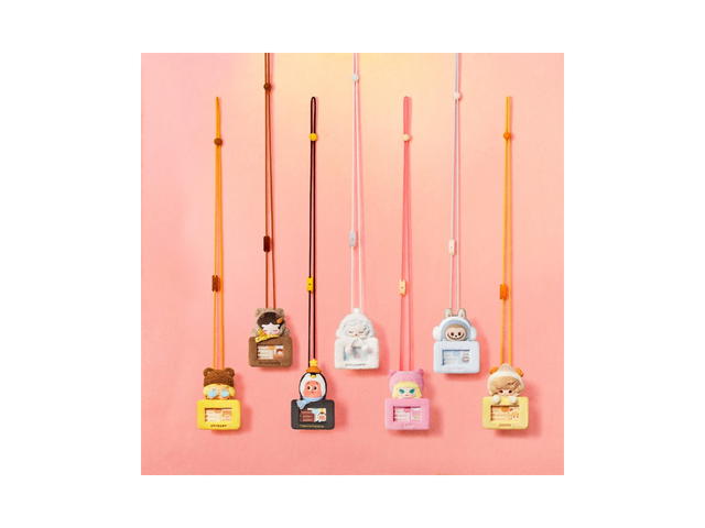 Pop Mart (เช็คการ์ด) Pop Mart Skullpanda - Snug Scarf Pop Bean Fluffy & Cozy Series-Card Holder Pendant Blind Box - view 3