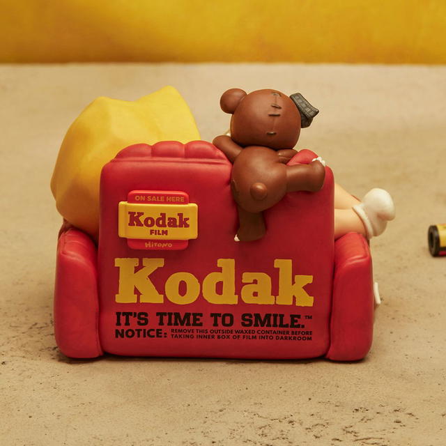 Pop Mart Pop Mart Hirono x Kodak Click Figure - view 4