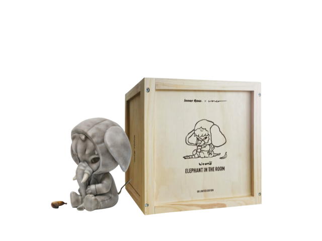 Pop Mart (เช็คการ์ด) Pop Mart Elephant In The Room Hirono 28 CM Resin Limited Edition - view 3