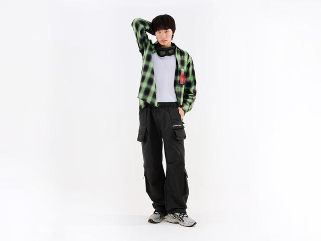 RUNONSUN RUNONSUN CARGO PANTS "24AW COLLECTION" (BL) - view 2
