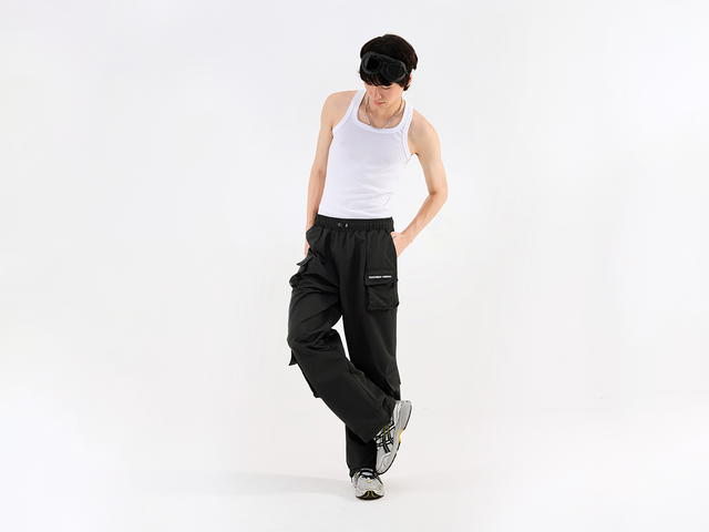 RUNONSUN RUNONSUN CARGO PANTS "24AW COLLECTION" (BL) - view 3