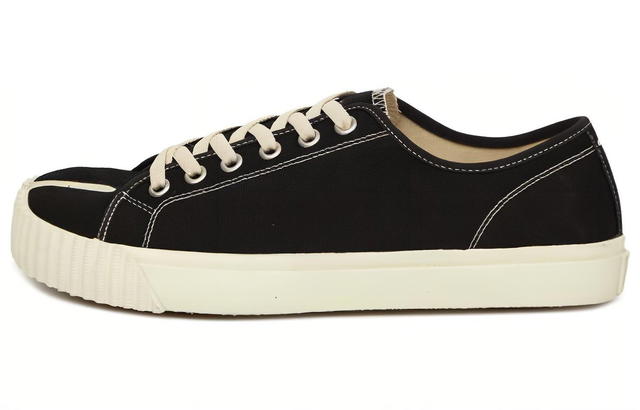 Maison Margiela Maison Margiela Tabi Low Top Sneakers - Black - view 1