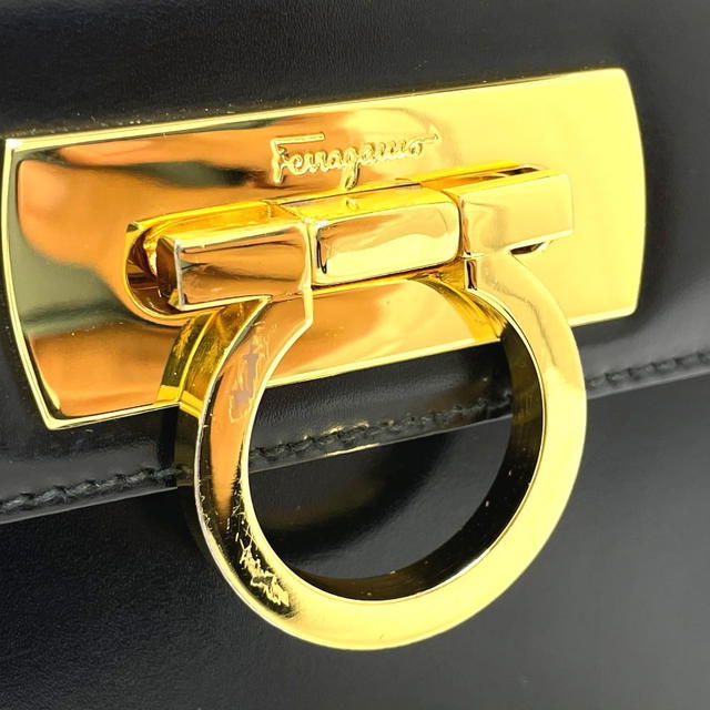 Ferragamo SALVATORE FERRAGAMO AQ-212193 Gancini Shoulder Bag 2WAY Hand Bag 2 way bag - view 4