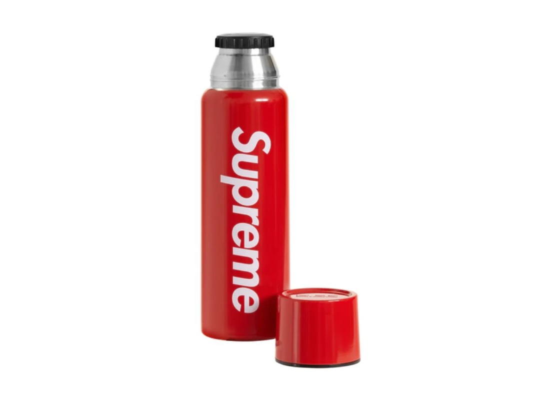 Supreme Supreme SIGG Vacuum Insulated 0.75L Bottle Red