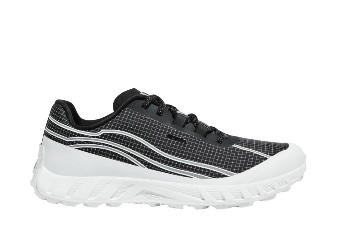 Norda Norda 002 Summit Black (Women's)