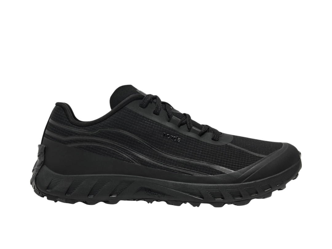 Norda Norda 002 Stealth Black (Women 's)
