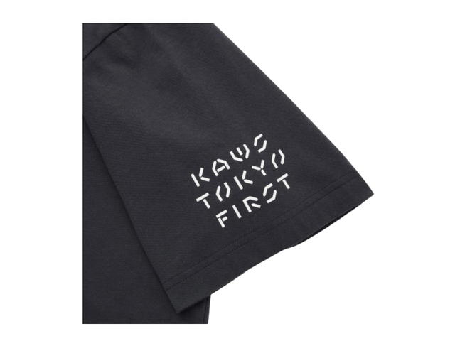 Uniqlo KAWS x Uniqlo Tokyo First Mori Arts Gallery Exclusive Tee (Japanese Sizing) Dark Grey - view 3