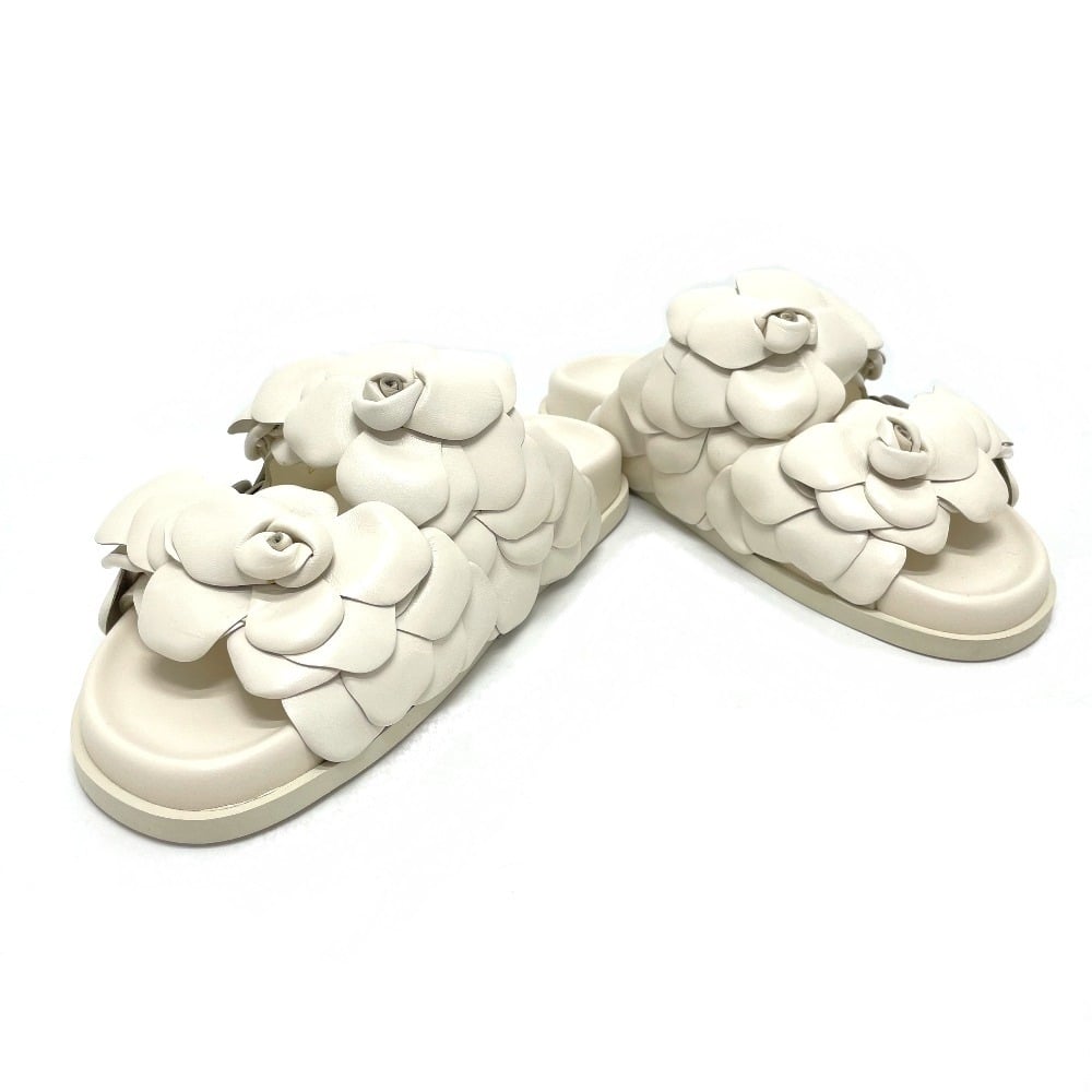 Valentino UNUSED VALENTINO Atelier Rose Edition slider Sandals White