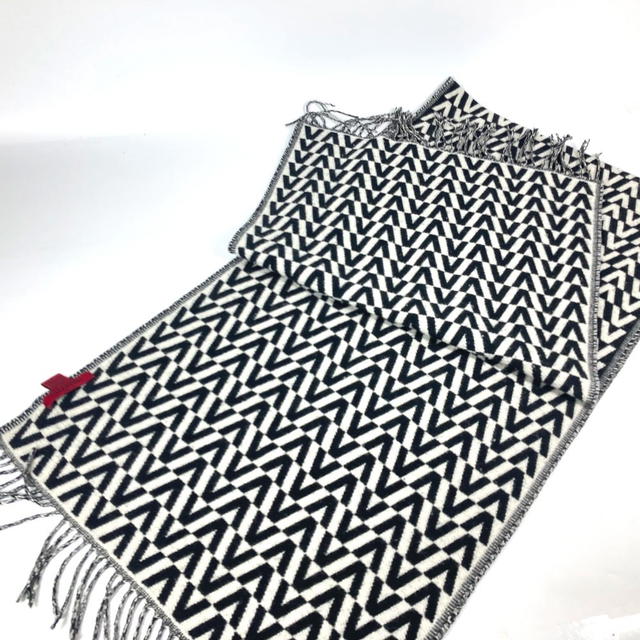 Valentino VALENTINO Logo Fringe Bicolor Scarf Cashmere Black/WhiteBased - view 3