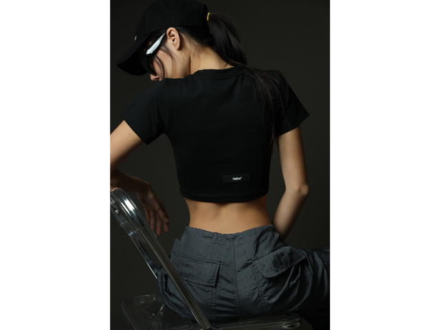 Velika Velika Double V Baby Crop Tee Black - view 4