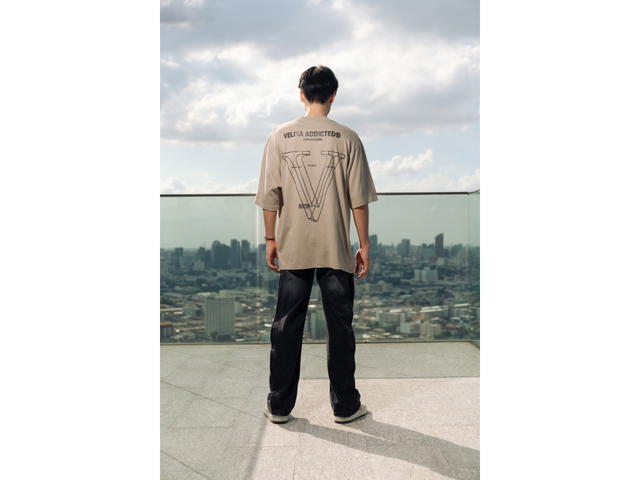Velika Velika Signature V 2024 Oversize T-Shirt [Taupe] - view 4