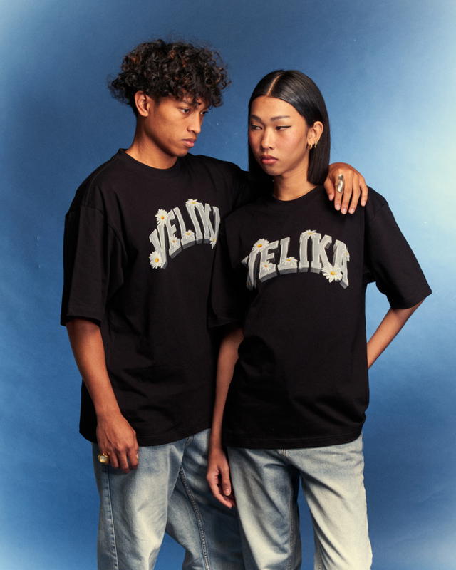 Velika Velika | "Daisy" Oversize T-Shirt  [Black] - view 7