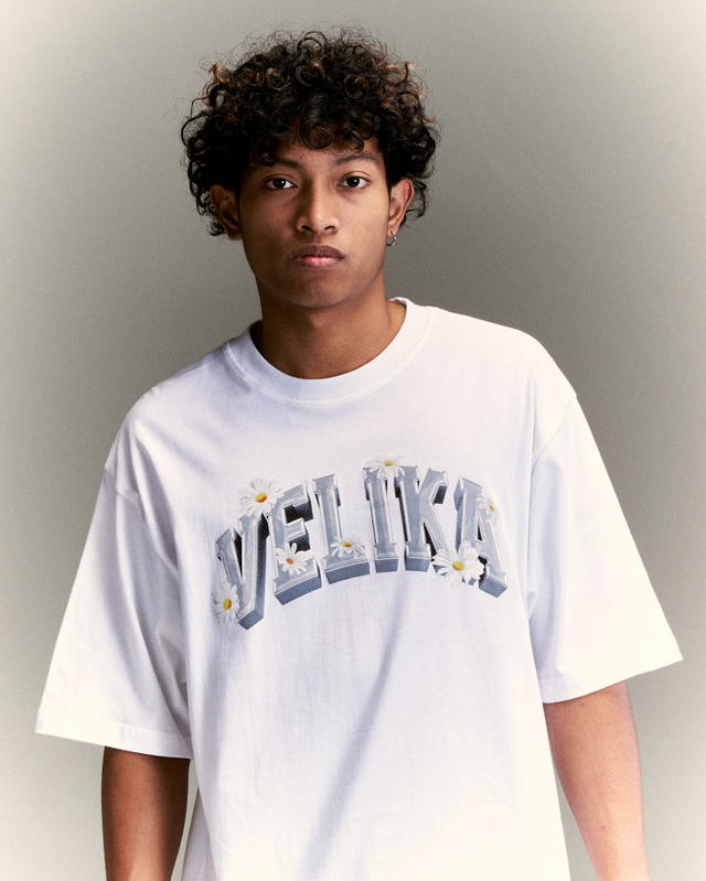 Velika Velika | "Daisy" Oversize T-Shirt [White] - view 3
