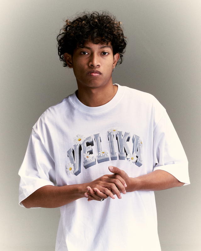 Velika Velika | "Daisy" Oversize T-Shirt [White] - view 4