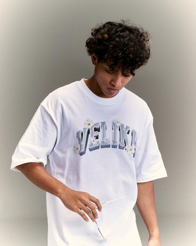 Velika Velika | "Daisy" Oversize T-Shirt [White] - view 5