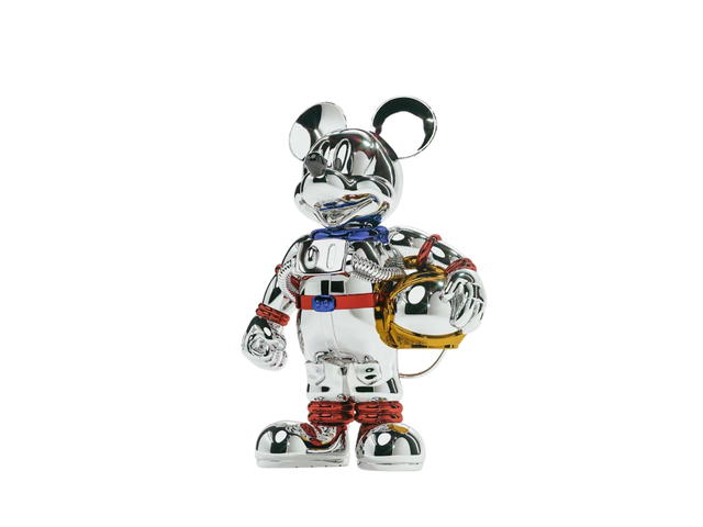 VGT VGT X Disney Astronaut Mickey Space Commemorative 50cm Limited Edition Trendy Figure - view 1