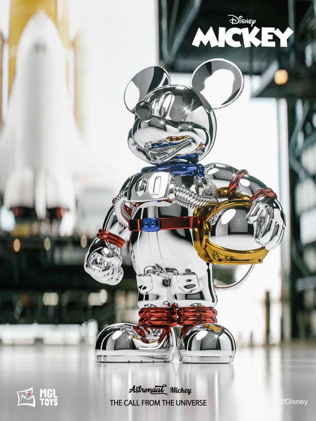 VGT VGT X Disney Astronaut Mickey Space Commemorative 50cm Limited Edition Trendy Figure - view 5