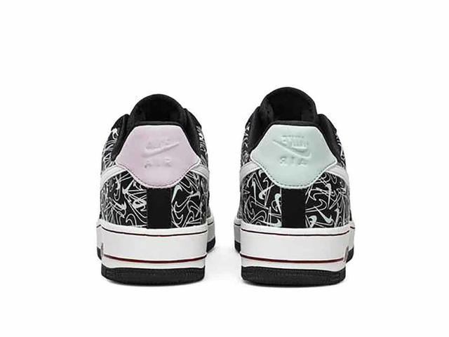Nike Wmns Air Force 1 '07 Low SE 'Valentine's Day' - view 2